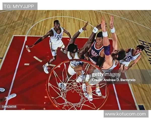 07年NBA总决赛回顾：太阳队主场对阵马刺队的经典对决与精彩瞬间
